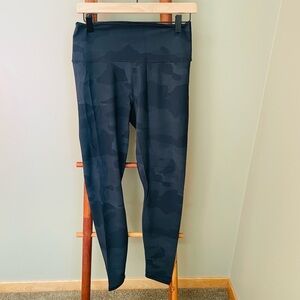 Alo Vapor Navy Blue & Black Camouflage High-Waist Leggings